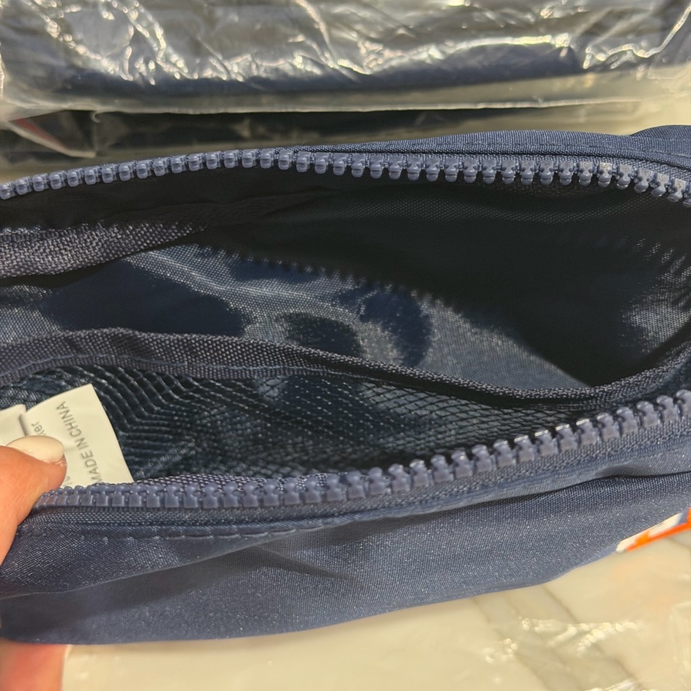 SD Padres navy crossbody - Picture 2 of 9